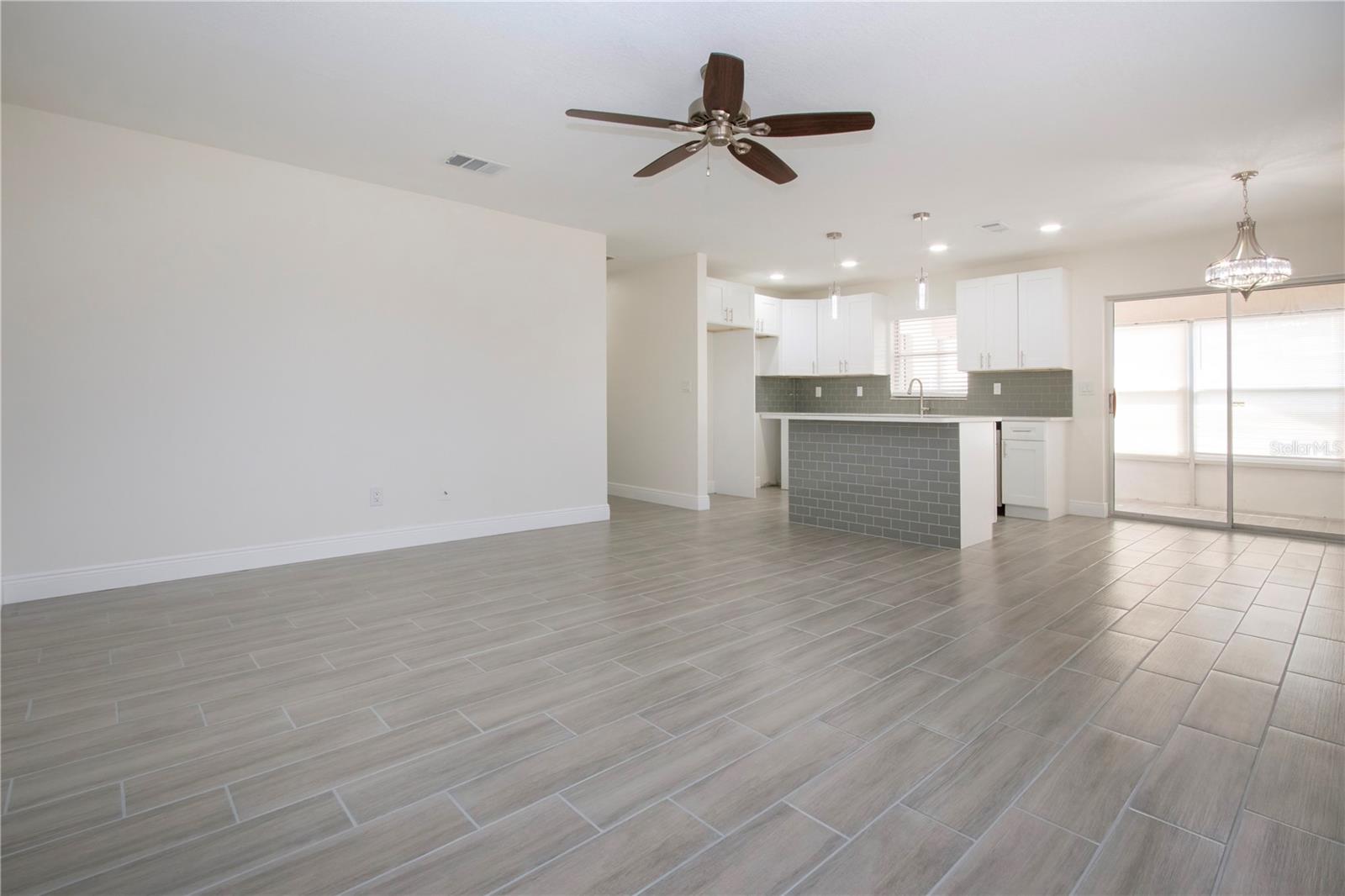 Image 30 of 63 For 1906 Canterbury Lane 20