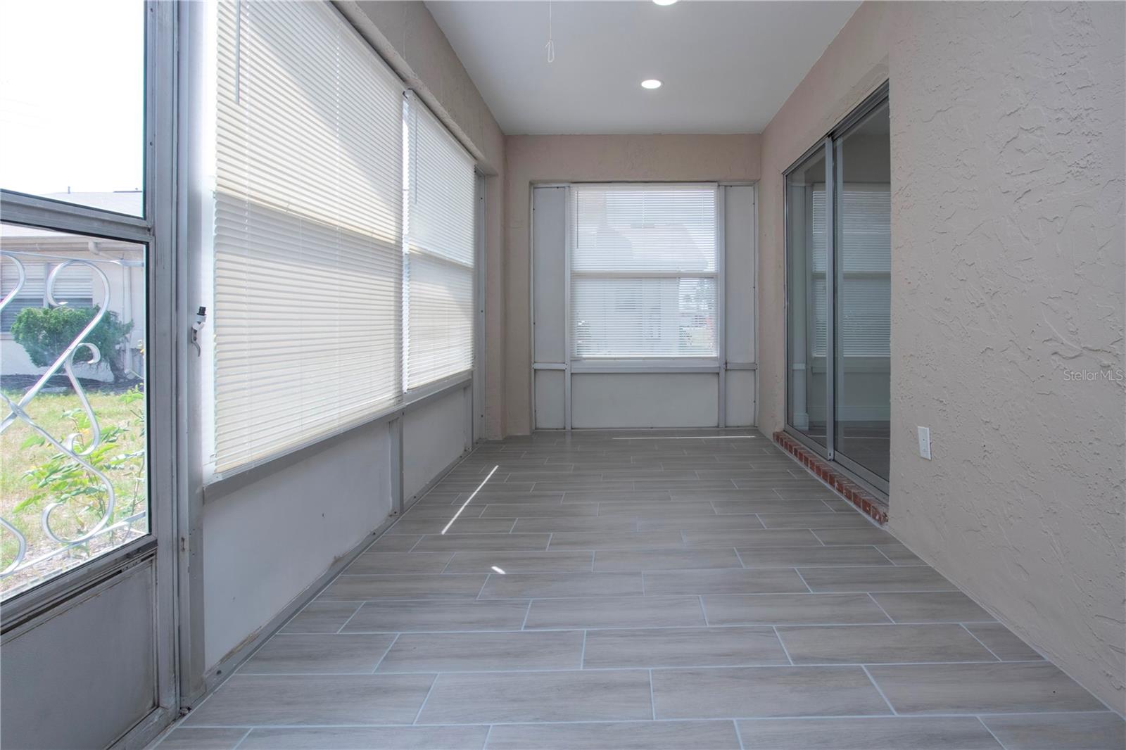 Image 31 of 63 For 1906 Canterbury Lane 20