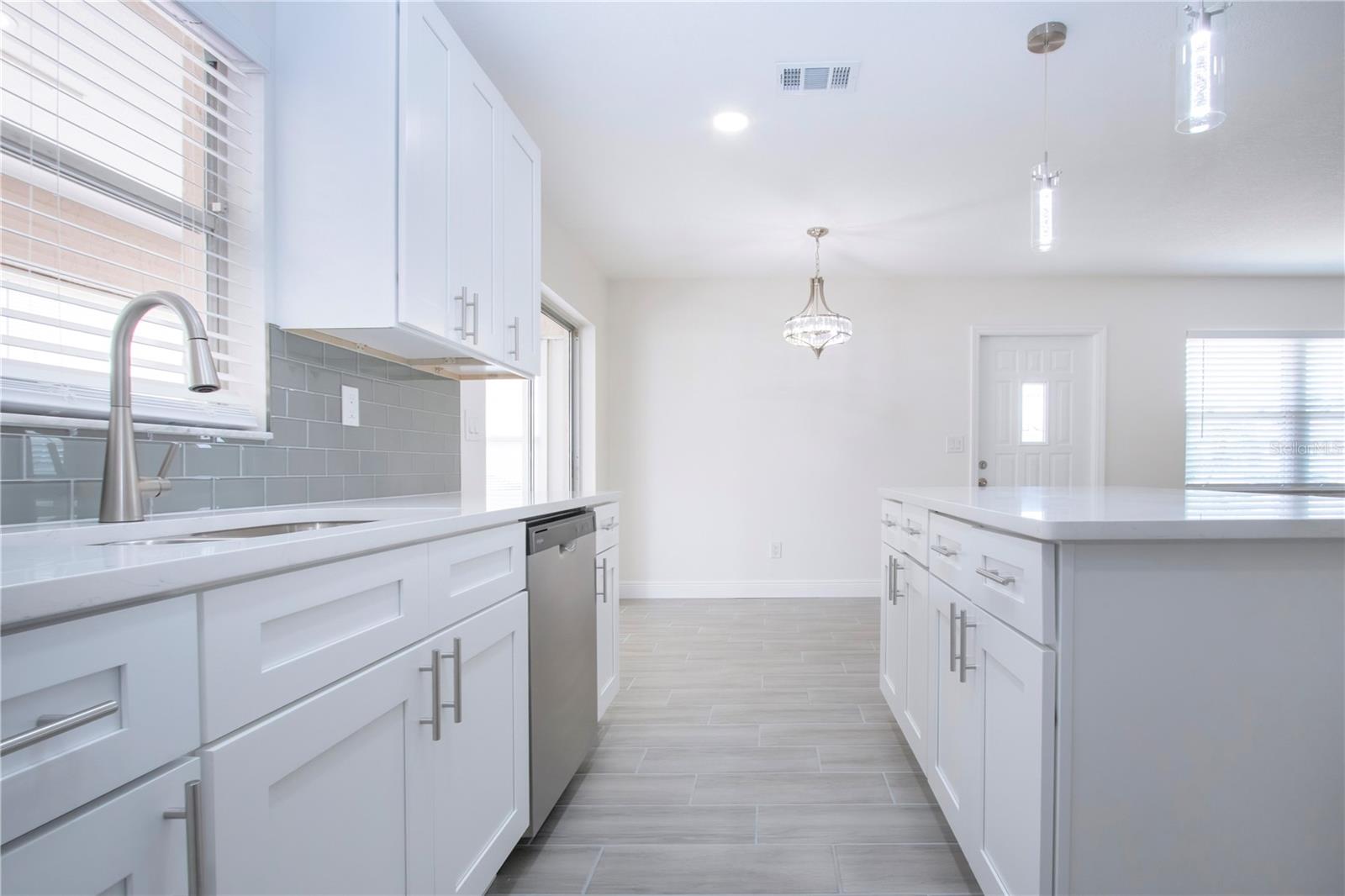 Image 6 of 63 For 1906 Canterbury Lane 20