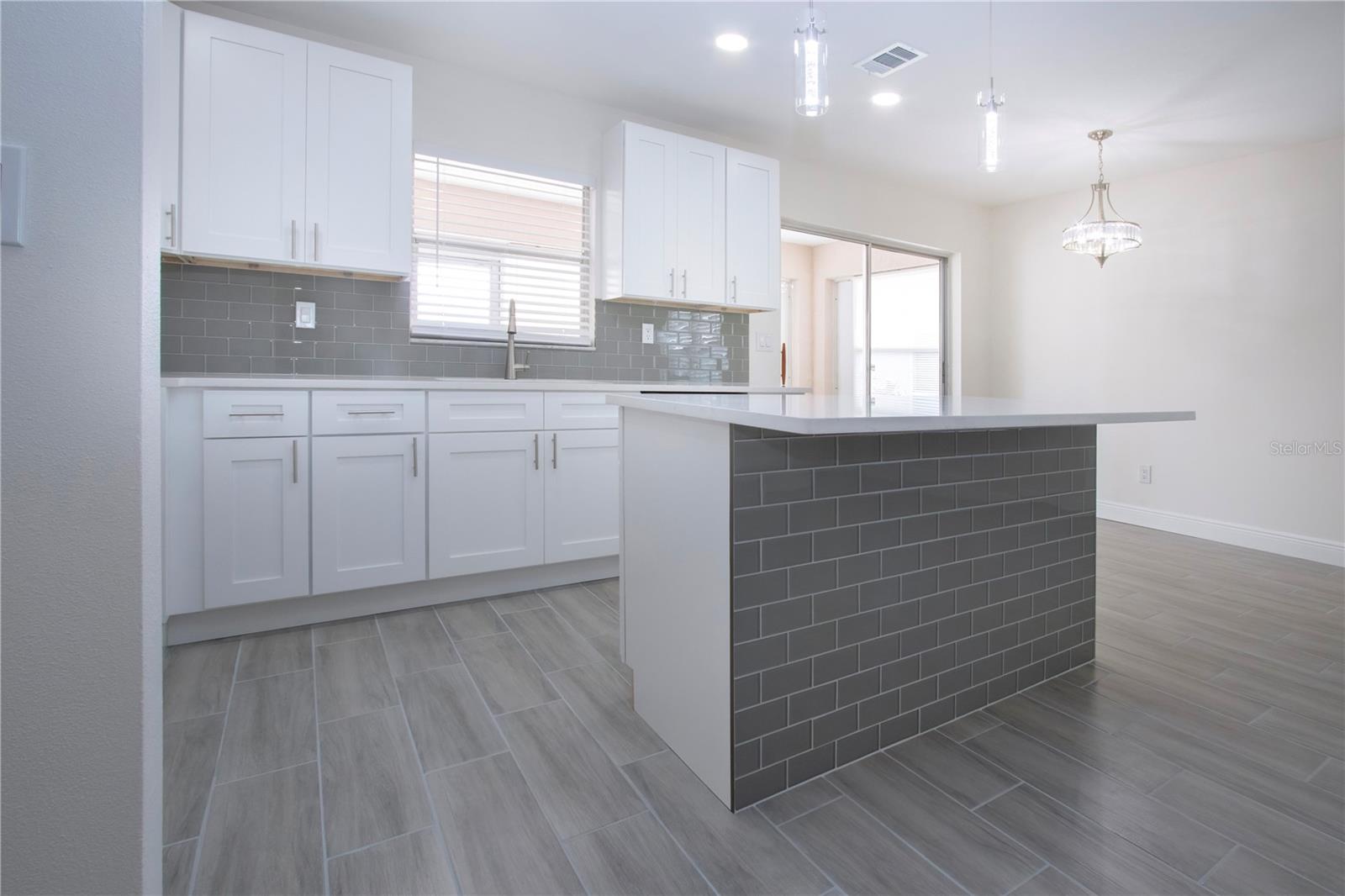 Image 7 of 63 For 1906 Canterbury Lane 20