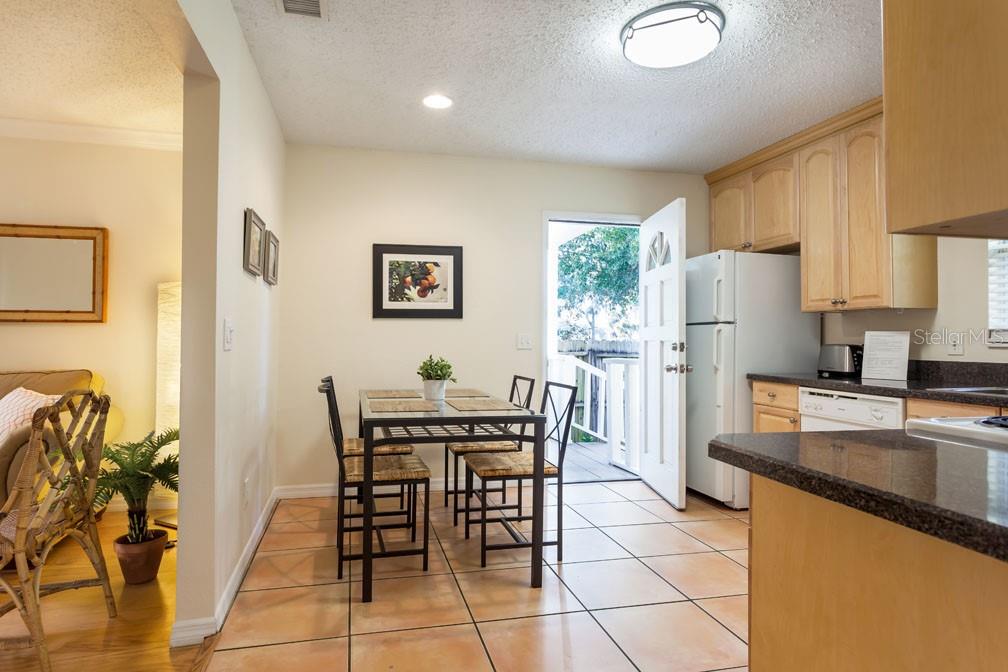 Image 11 of 21 For 213 Alfred Street