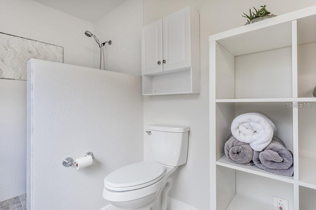 Image 15 of 21 For 213 Alfred Street