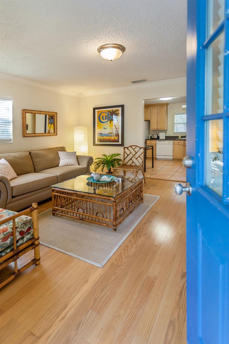 Image 4 of 21 For 213 Alfred Street