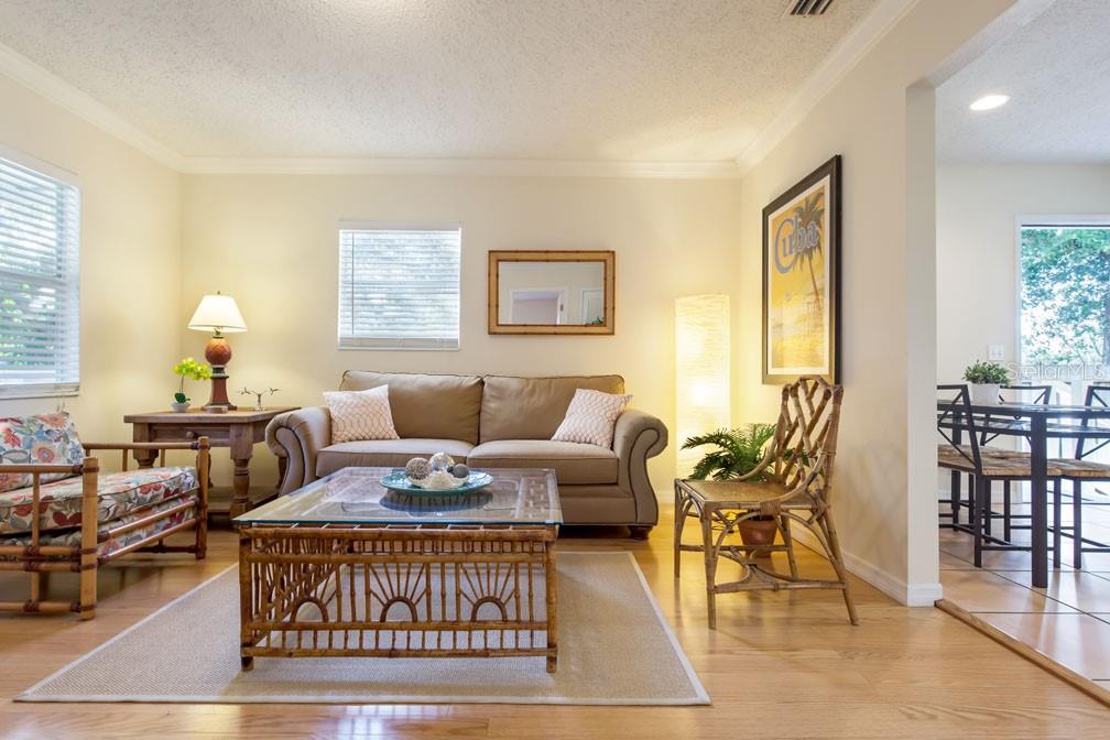 Image 7 of 21 For 213 Alfred Street