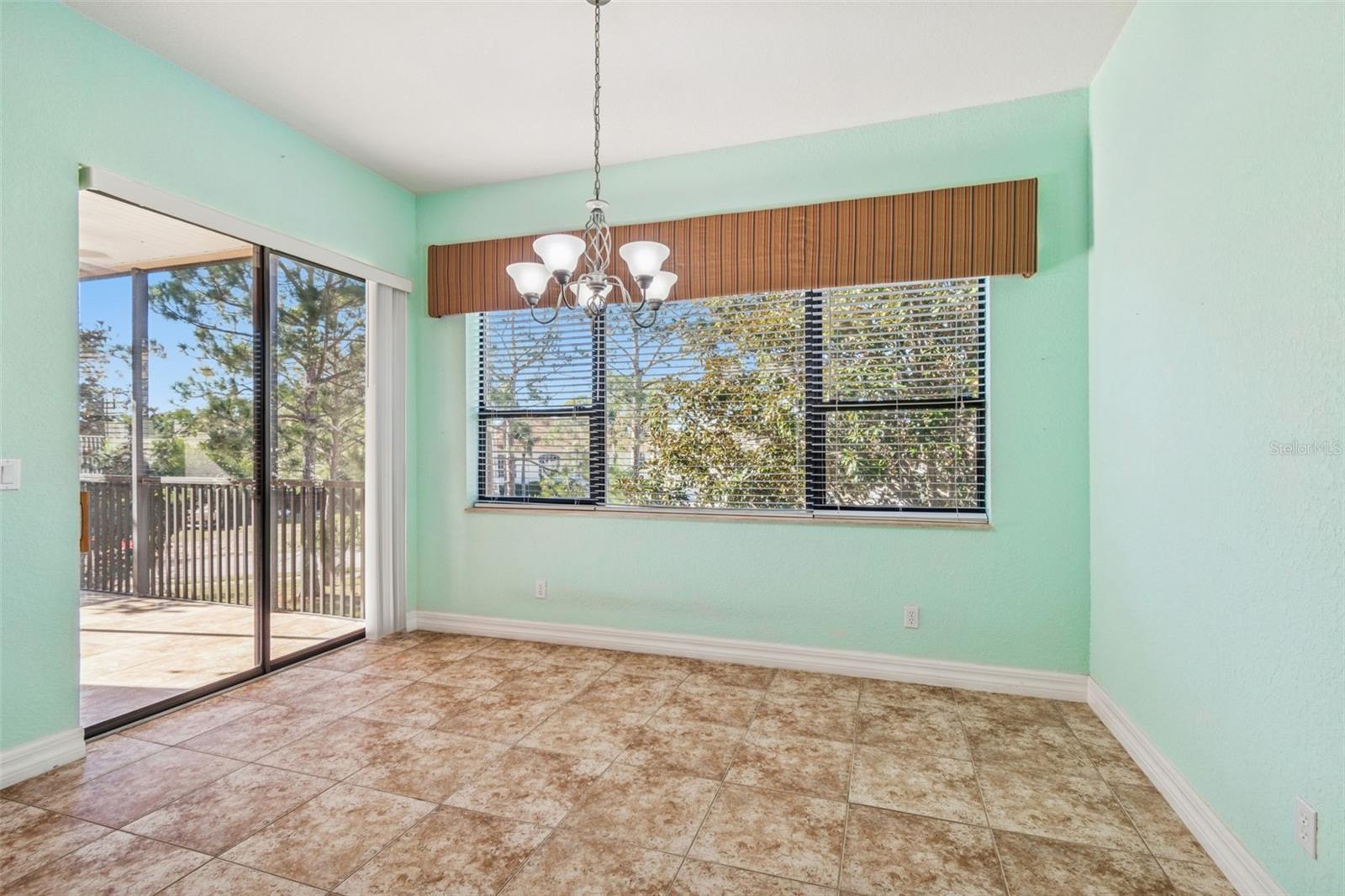 Image 13 of 80 For 1652 Citrine Trail