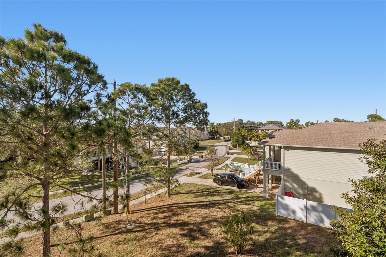 Image 44 of 80 For 1652 Citrine Trail