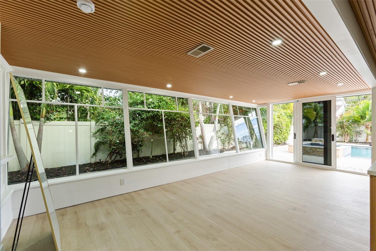 Image 16 of 49 For 131 Toledo Way Ne