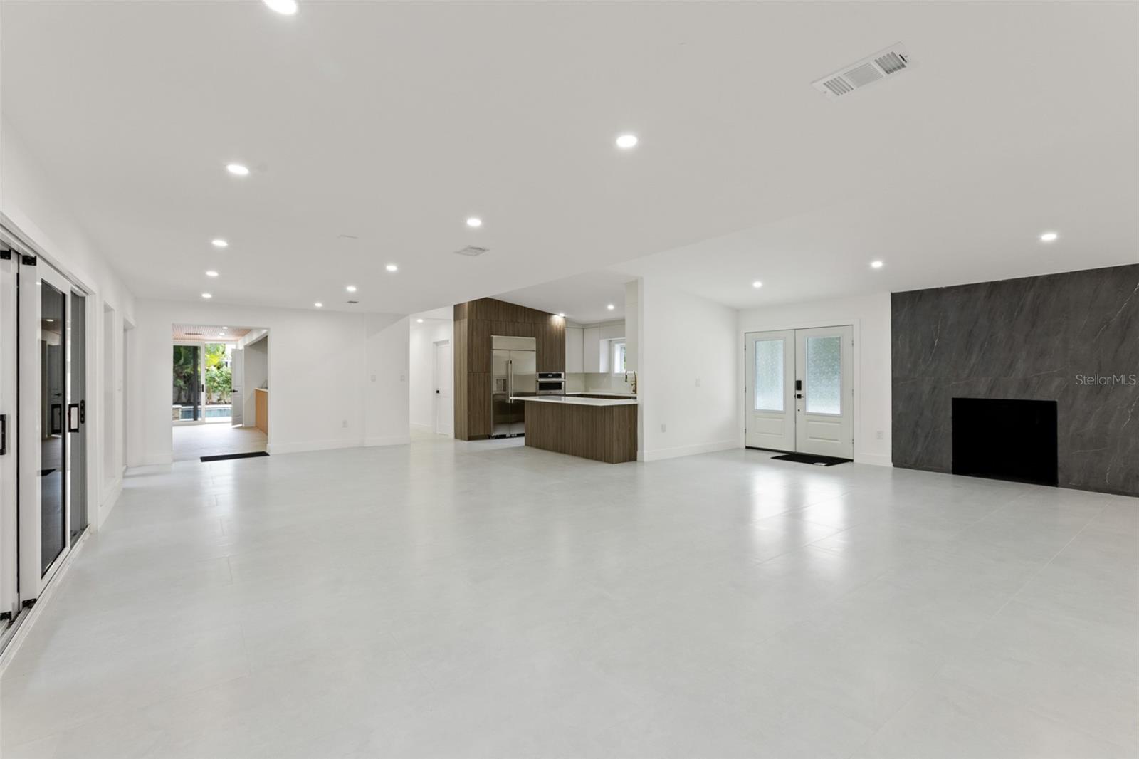 Image 23 of 49 For 131 Toledo Way Ne