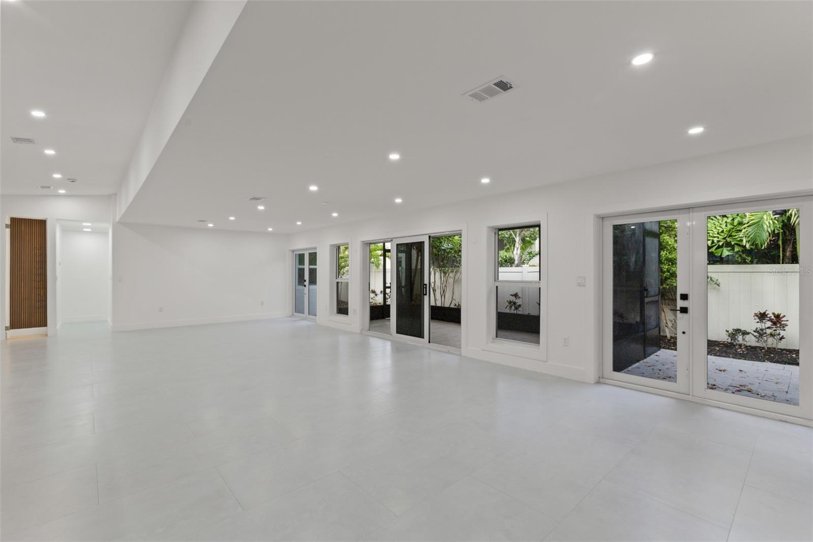 Image 25 of 49 For 131 Toledo Way Ne