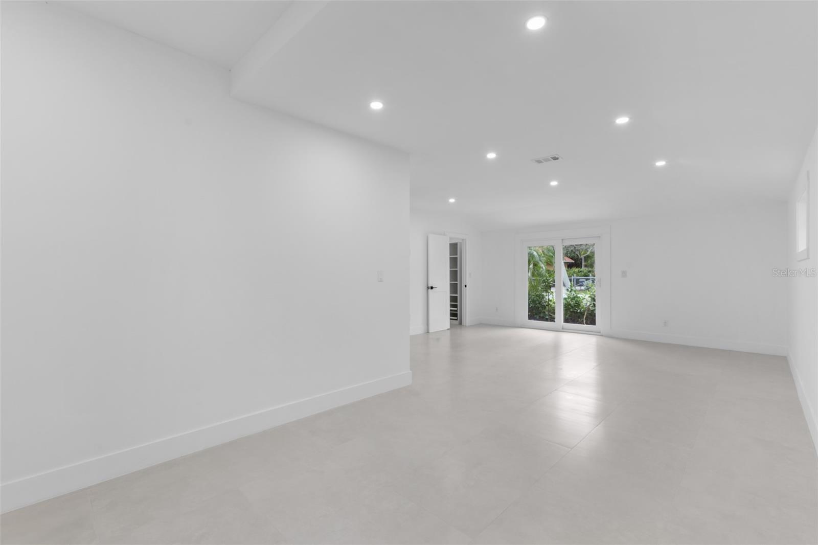 Image 37 of 49 For 131 Toledo Way Ne