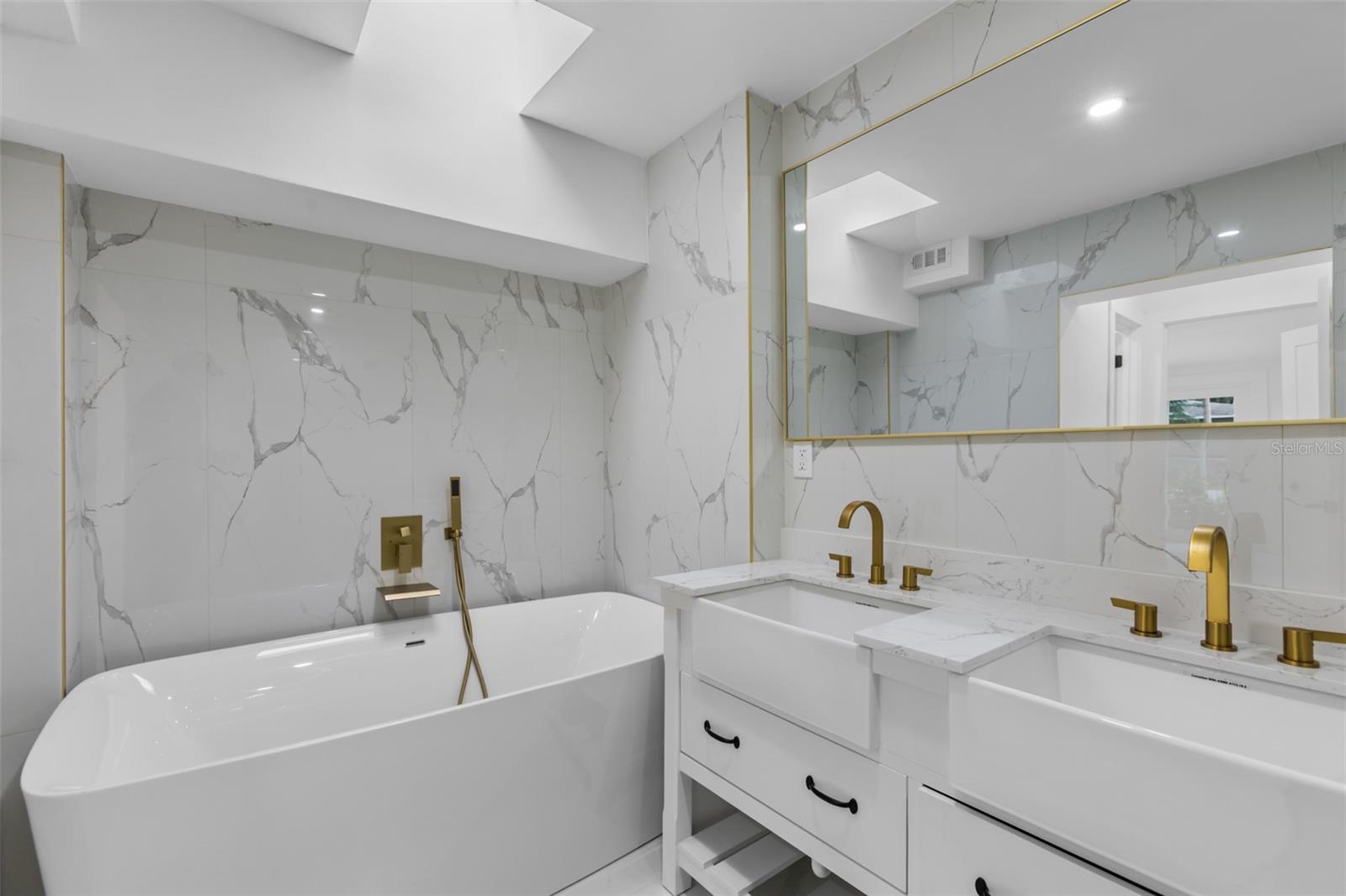 Image 39 of 49 For 131 Toledo Way Ne