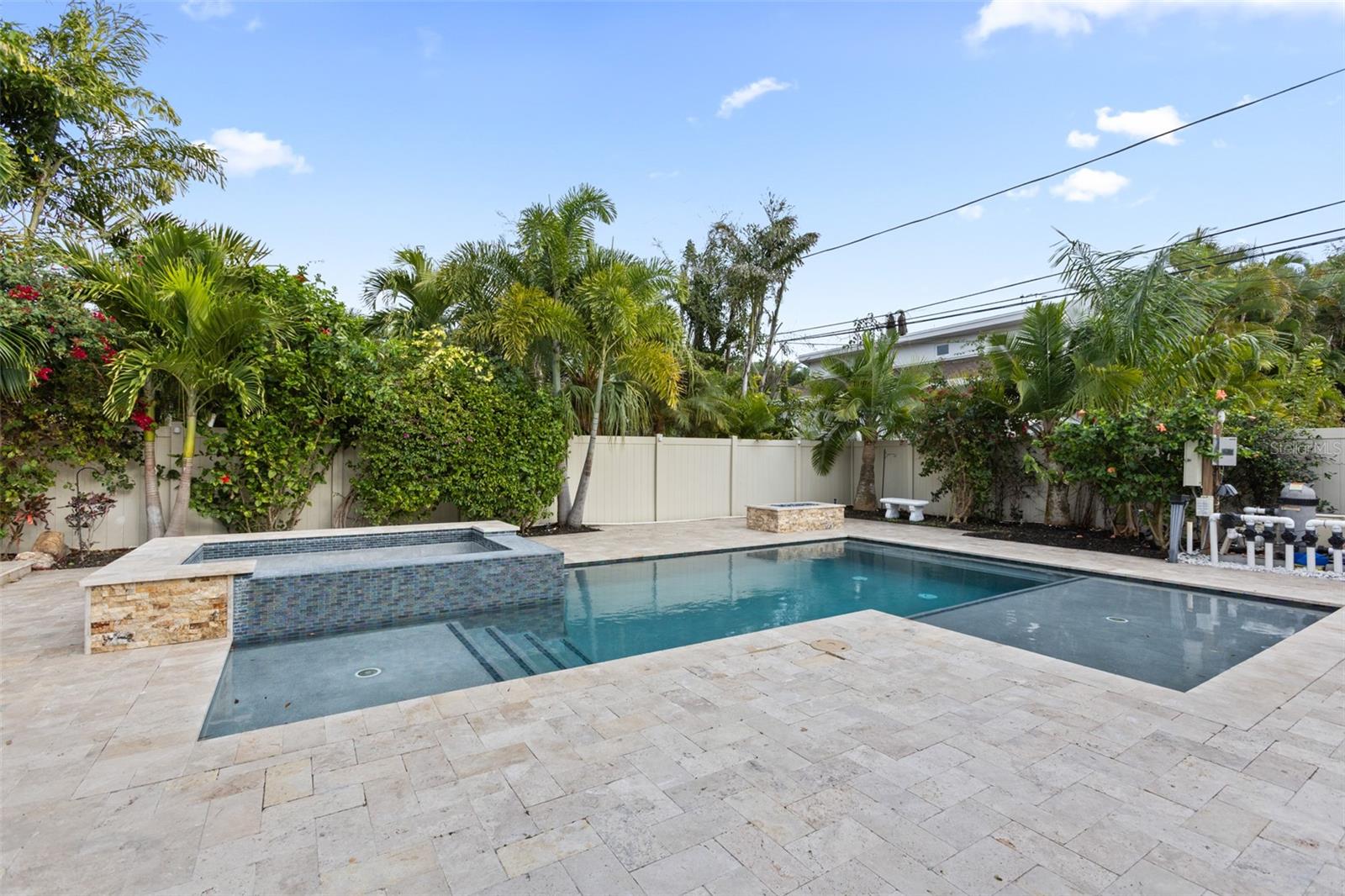 Image 5 of 49 For 131 Toledo Way Ne