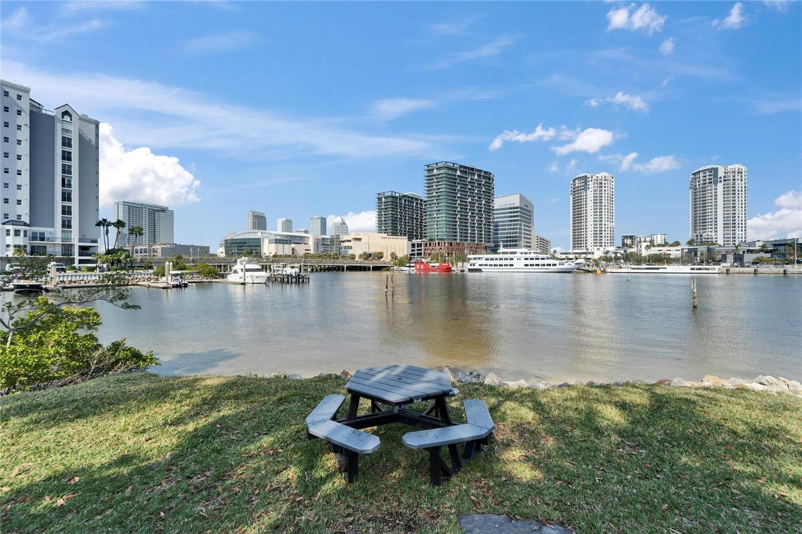 Image 32 of 46 For 705 Mainsail Drive