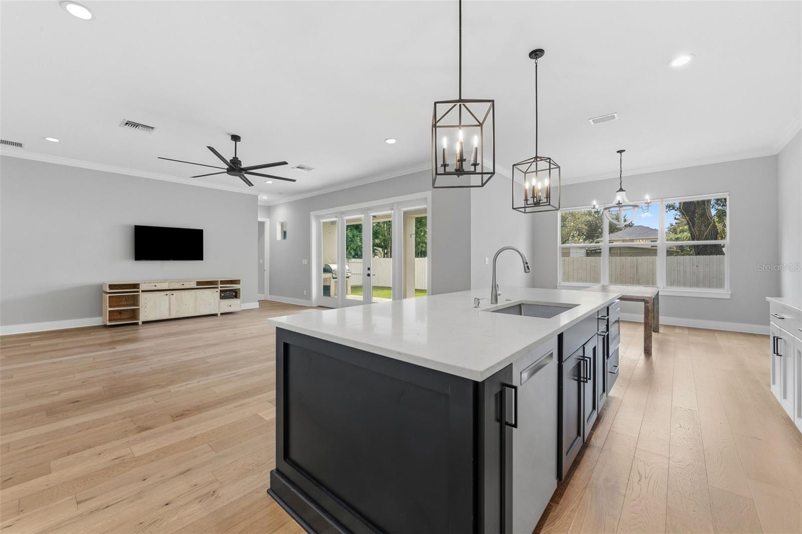 Image 11 of 55 For 3314 Villa Rosa Street