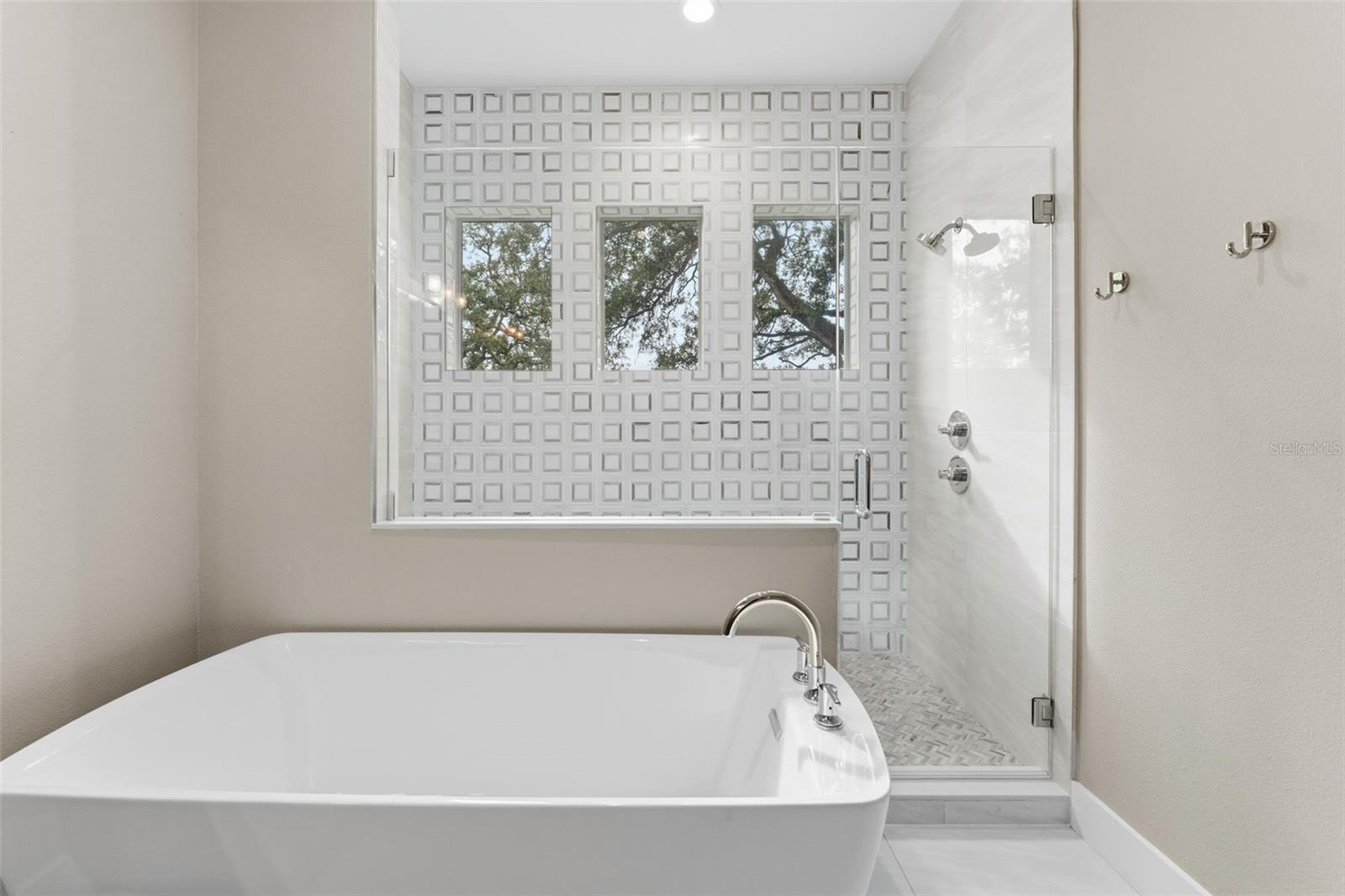 Image 19 of 55 For 3314 Villa Rosa Street