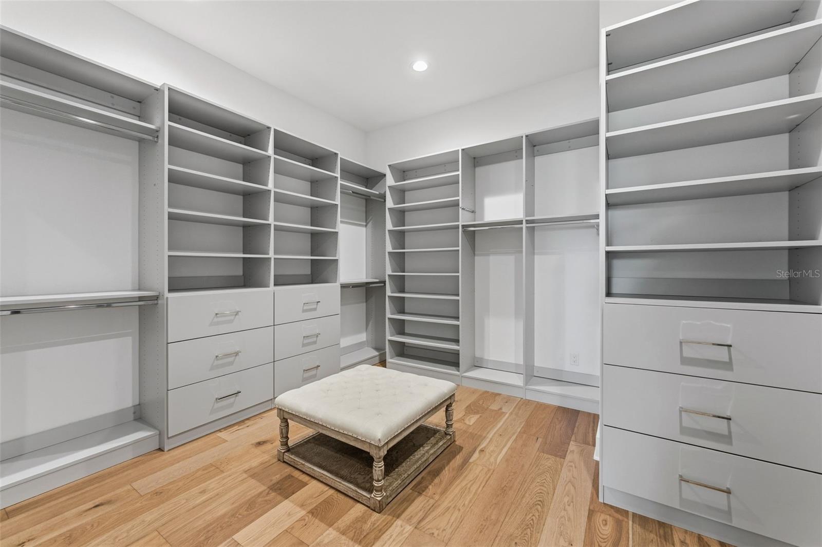 Image 20 of 55 For 3314 Villa Rosa Street