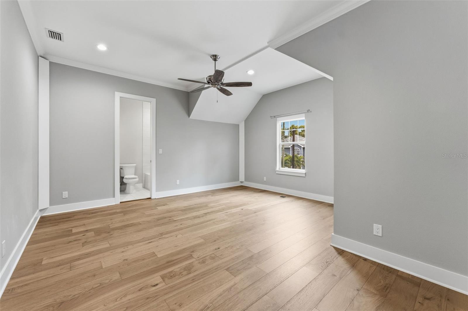 Image 24 of 55 For 3314 Villa Rosa Street