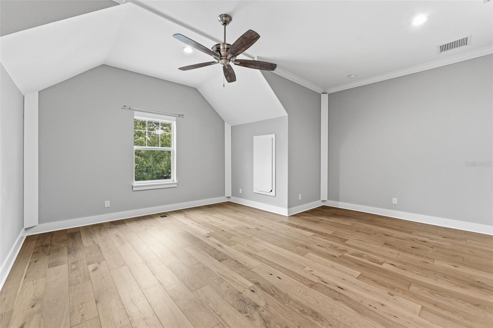 Image 25 of 55 For 3314 Villa Rosa Street