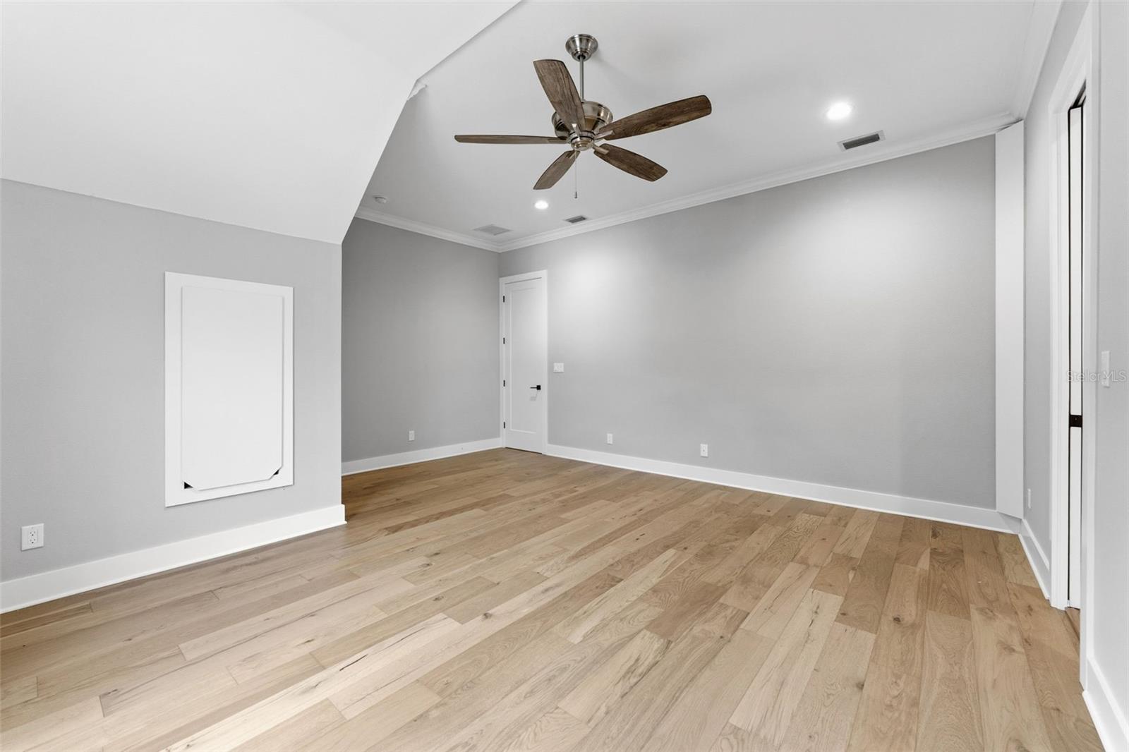 Image 26 of 55 For 3314 Villa Rosa Street