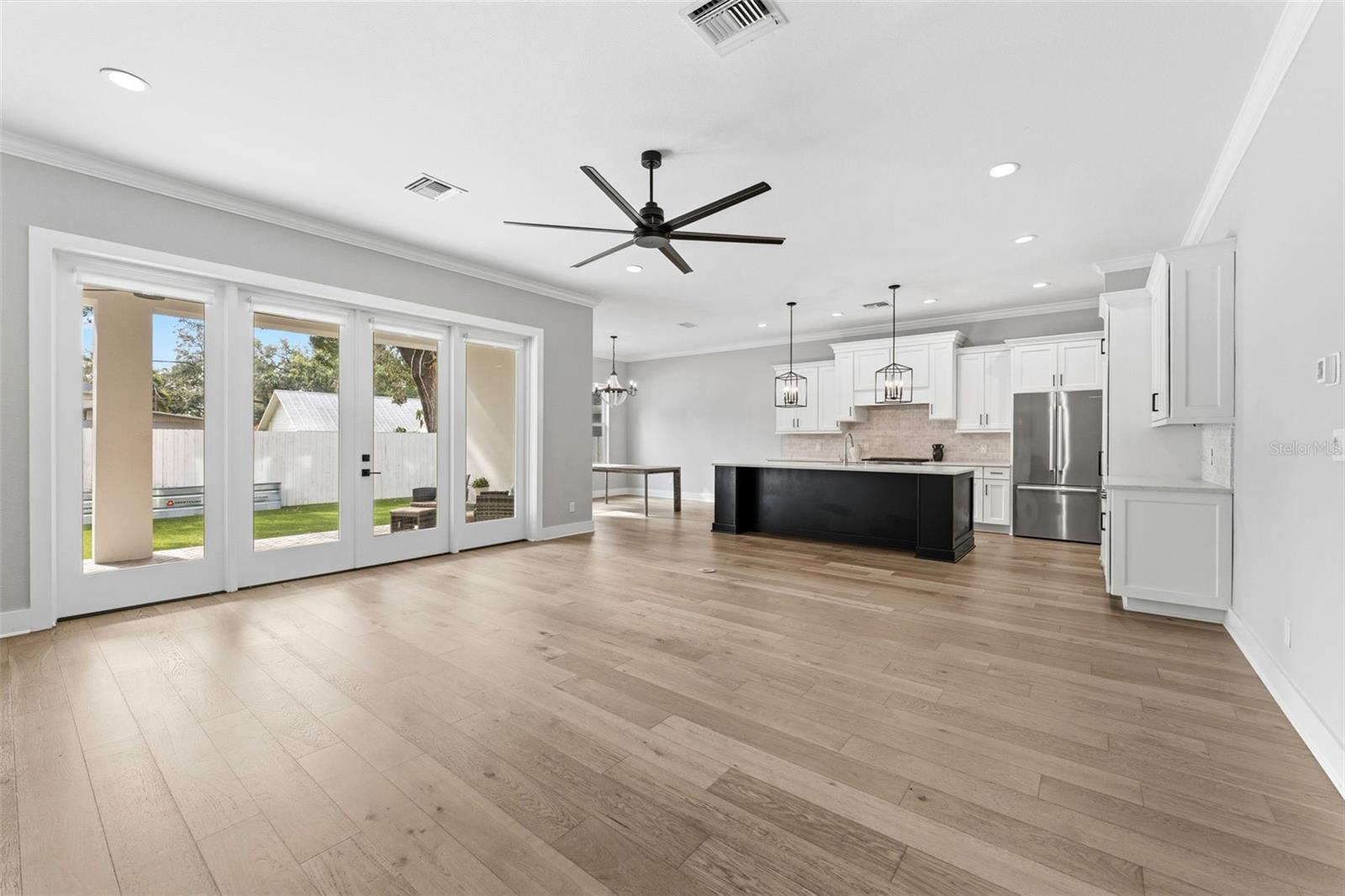 Image 5 of 55 For 3314 Villa Rosa Street