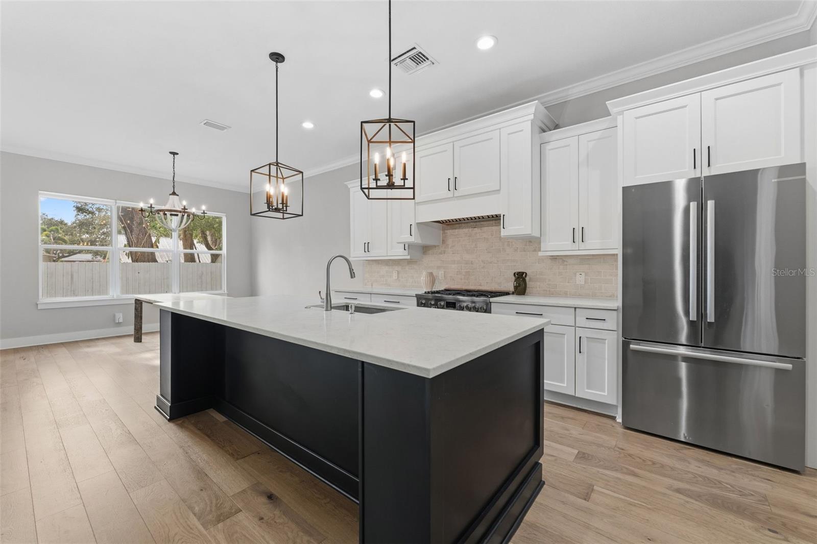 Image 9 of 55 For 3314 Villa Rosa Street