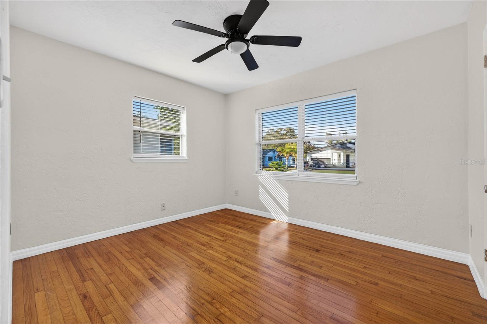 Image 21 of 24 For 2600 35th Avenue