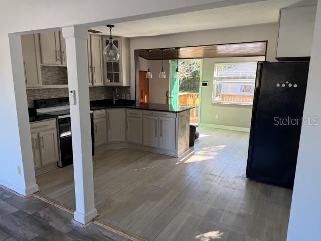 Image 15 of 43 For 5722 20th Avenue S