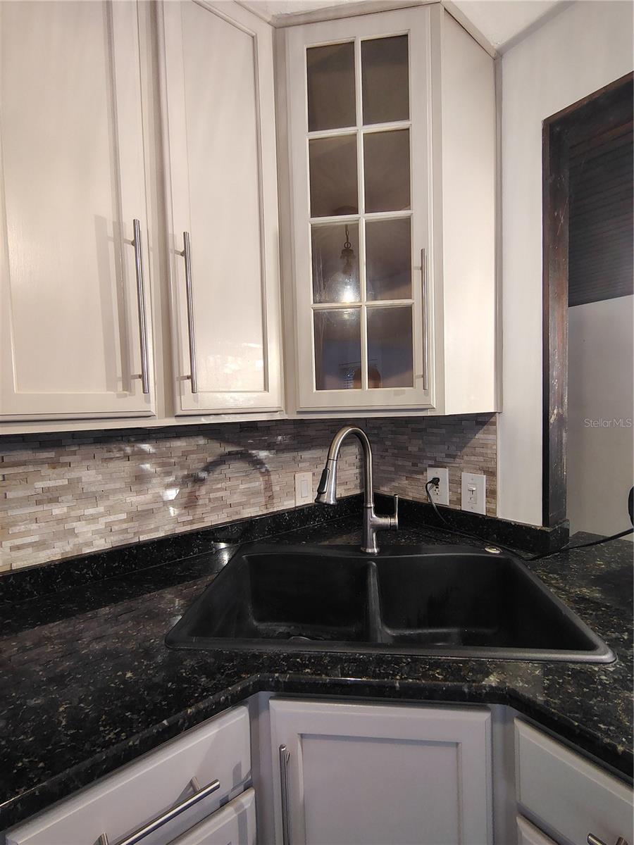 Image 17 of 43 For 5722 20th Avenue S