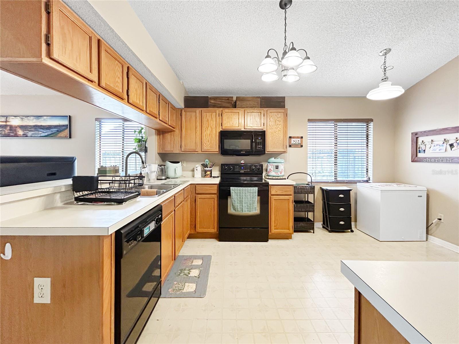 Image 12 of 31 For 1814 Candlestick Court