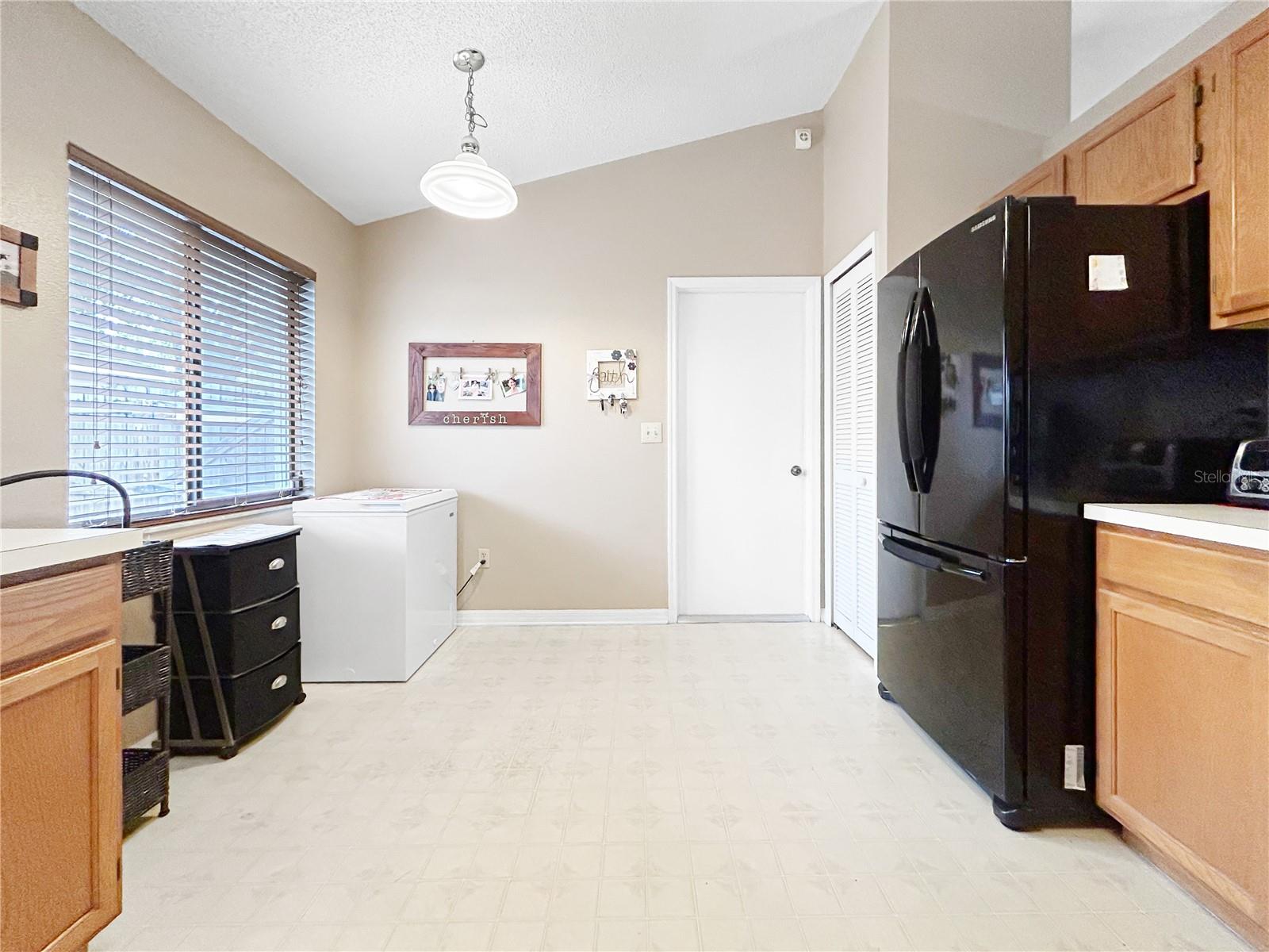 Image 13 of 31 For 1814 Candlestick Court