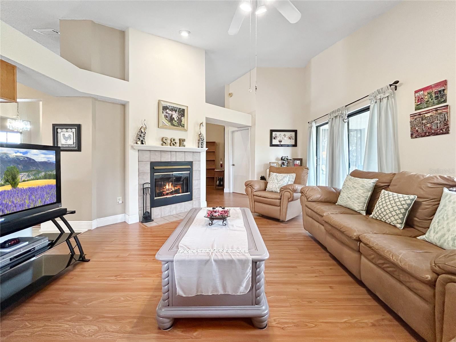 Image 15 of 31 For 1814 Candlestick Court