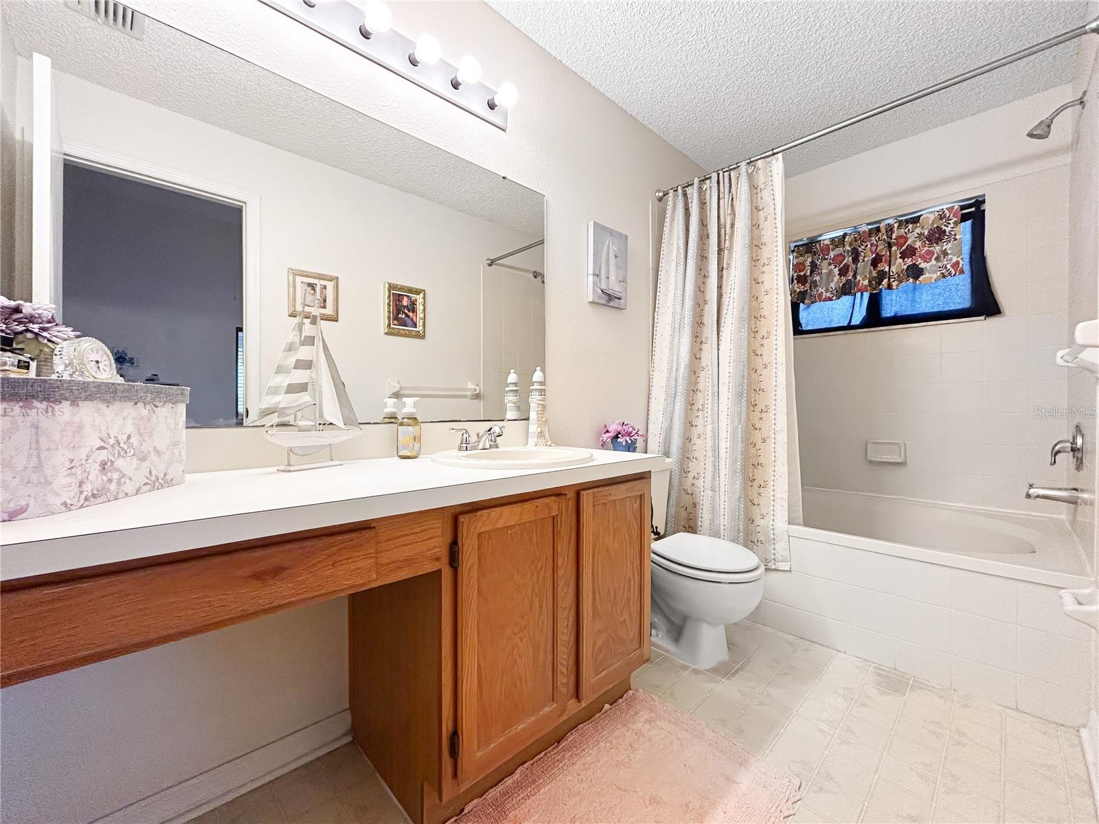 Image 20 of 31 For 1814 Candlestick Court