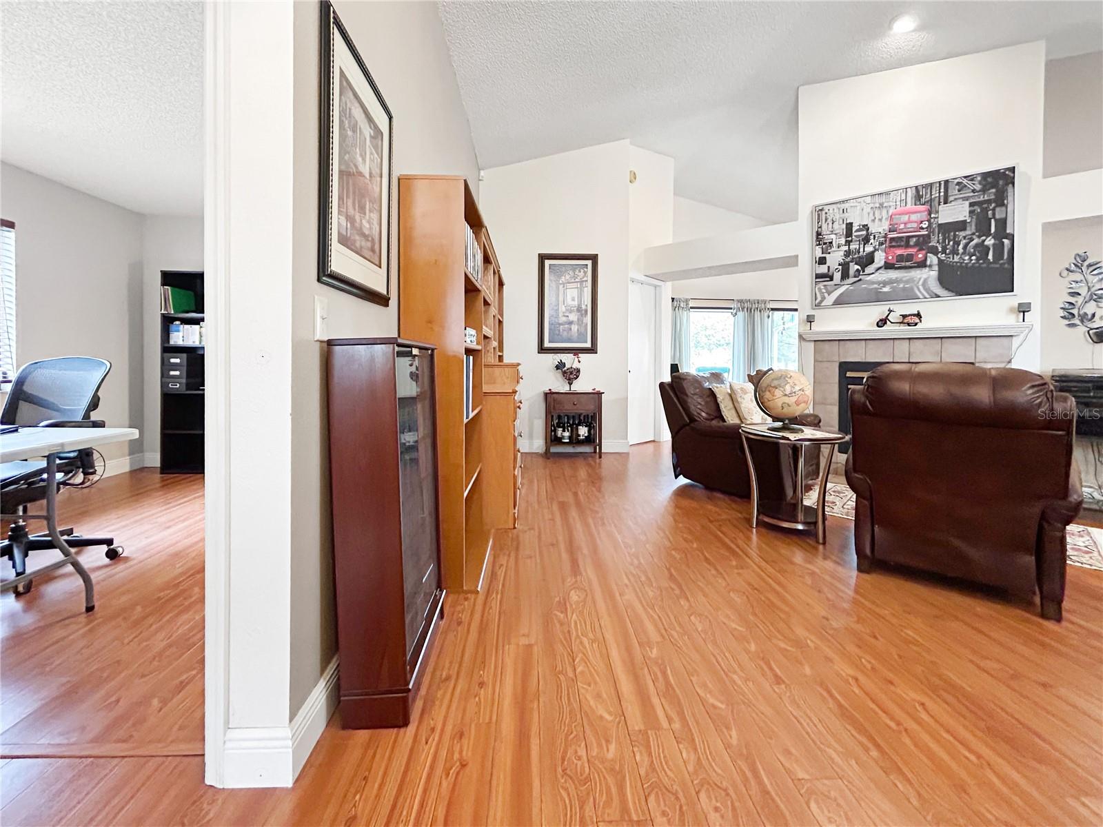 Image 5 of 31 For 1814 Candlestick Court