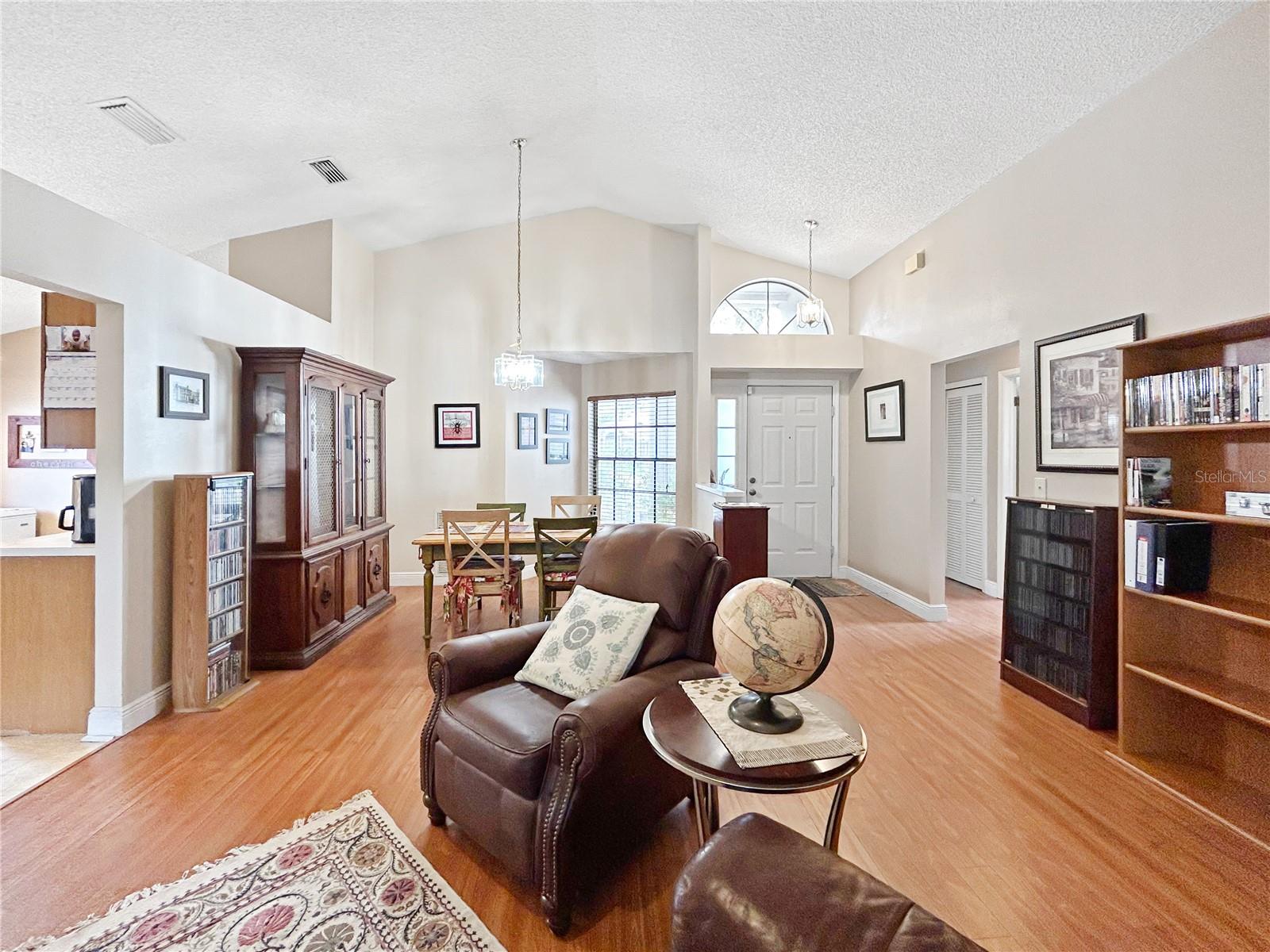 Image 7 of 31 For 1814 Candlestick Court