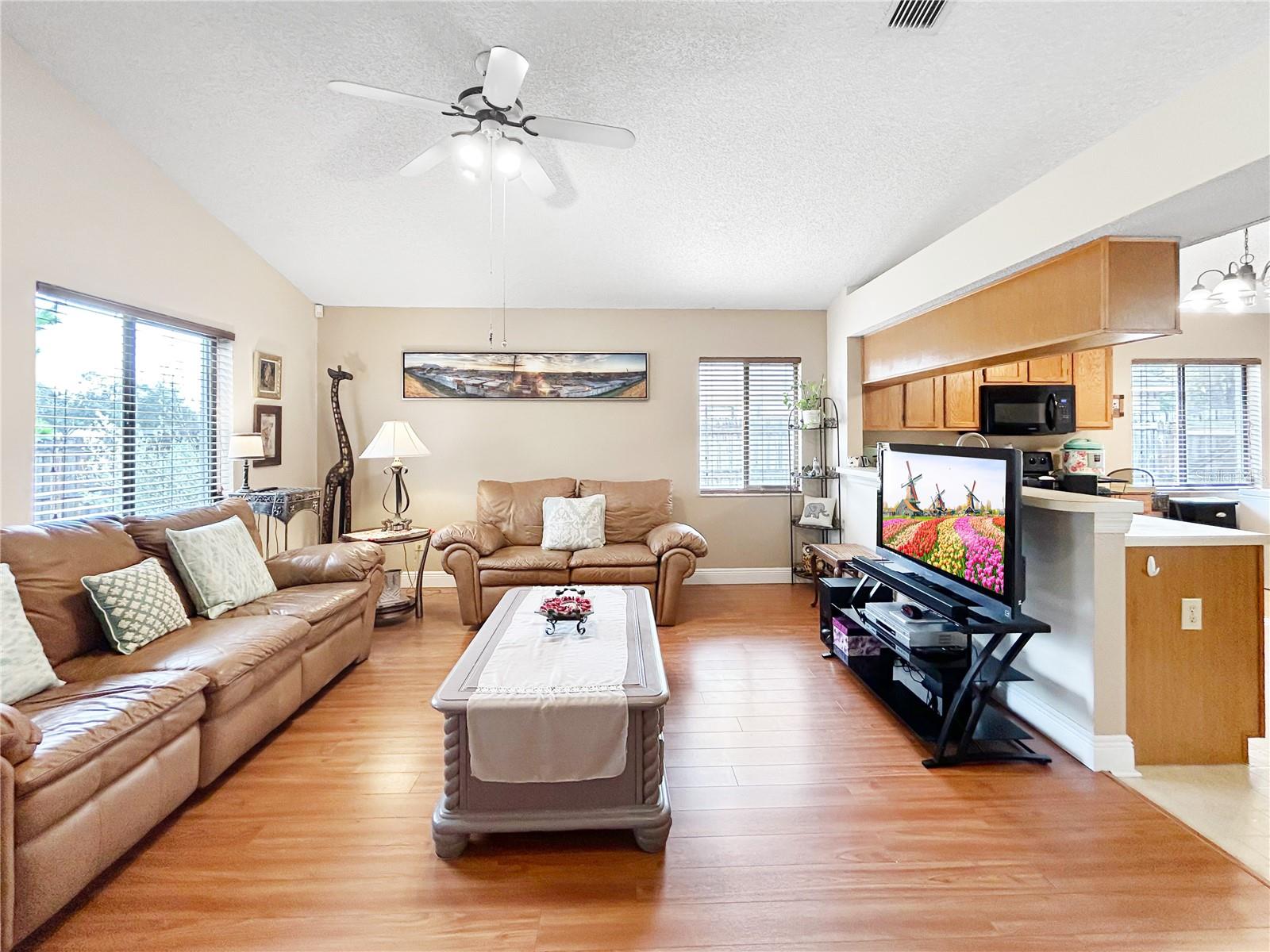 Image 9 of 31 For 1814 Candlestick Court