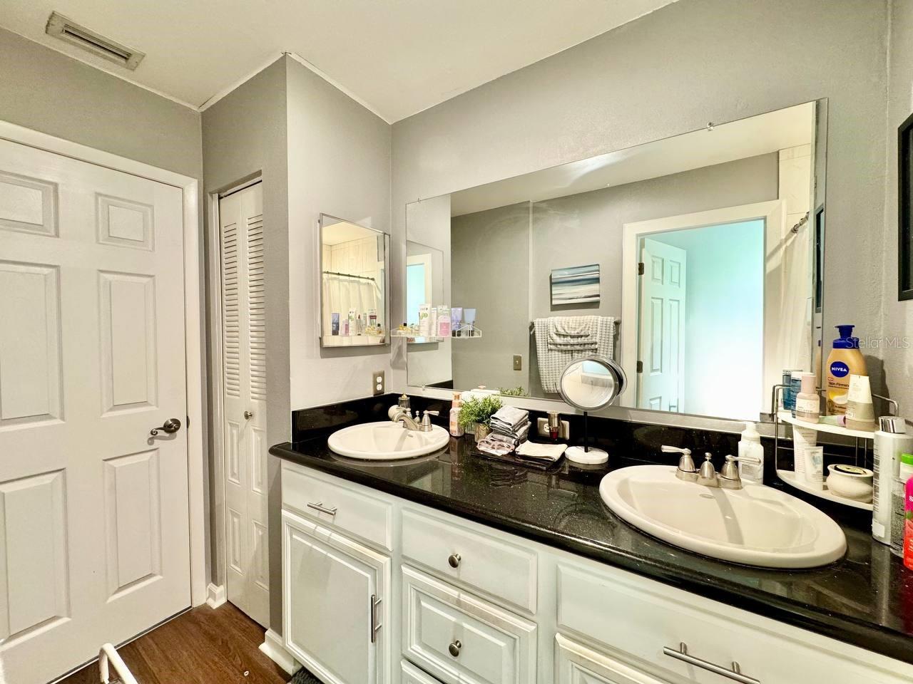 Image 19 of 28 For 2879 Thaxton Drive 53