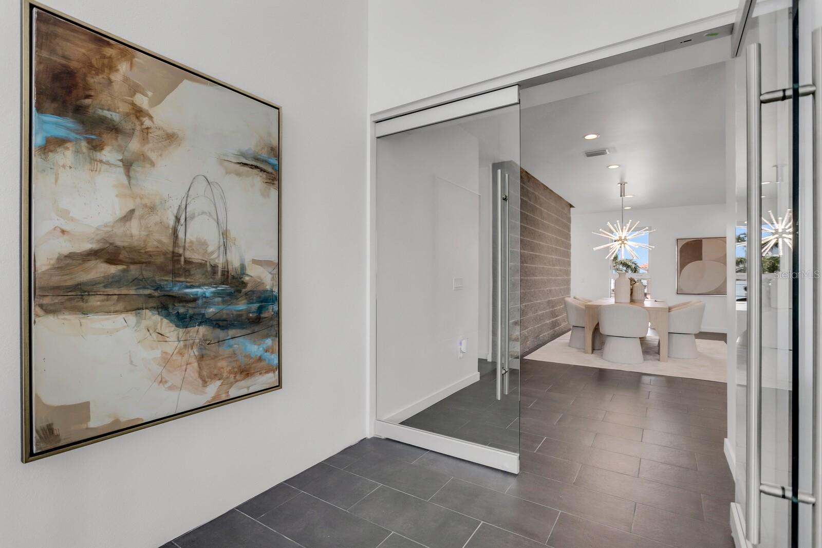 Image 16 of 80 For 905 Bay Point Drive