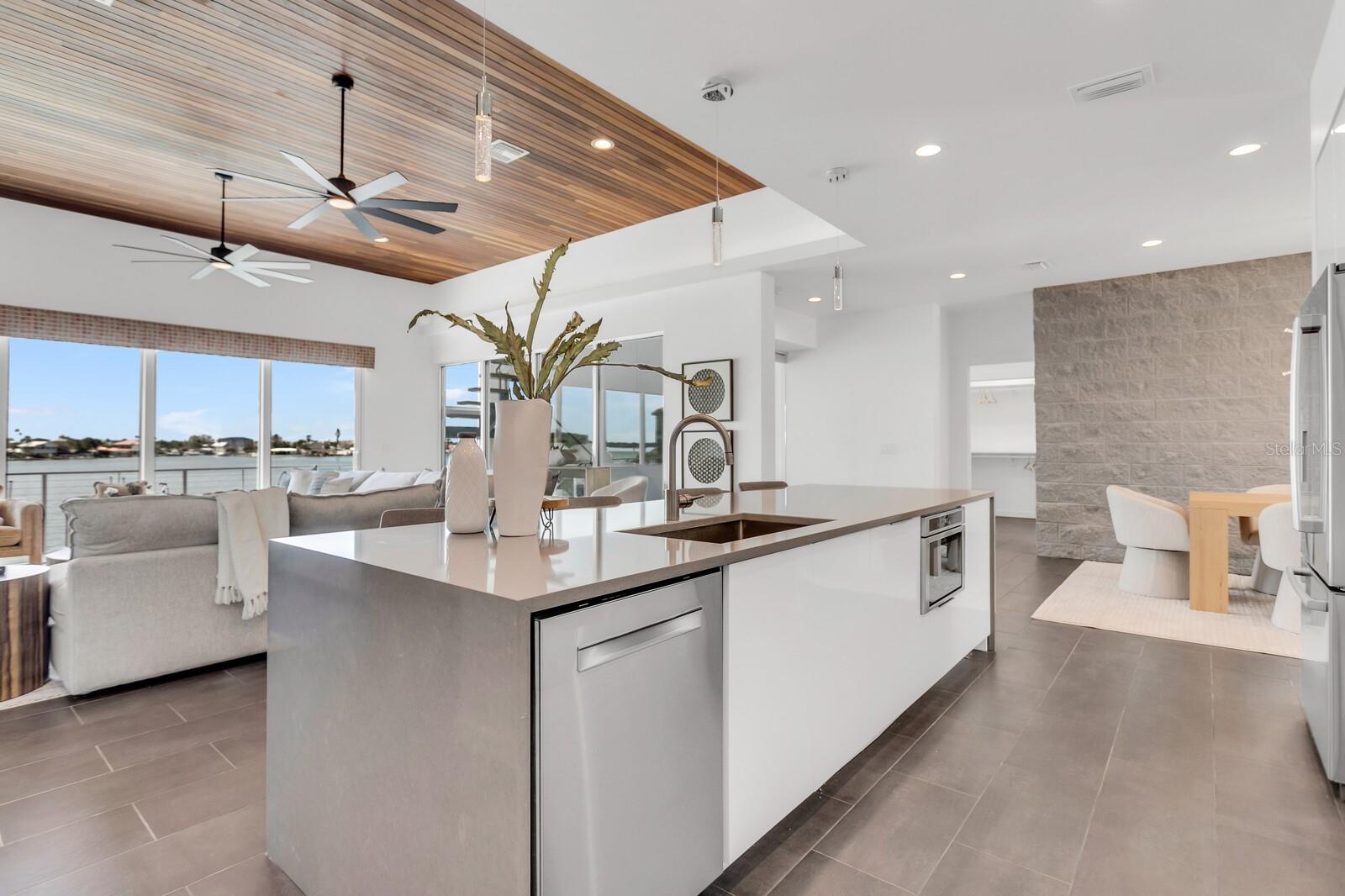 Image 22 of 80 For 905 Bay Point Drive