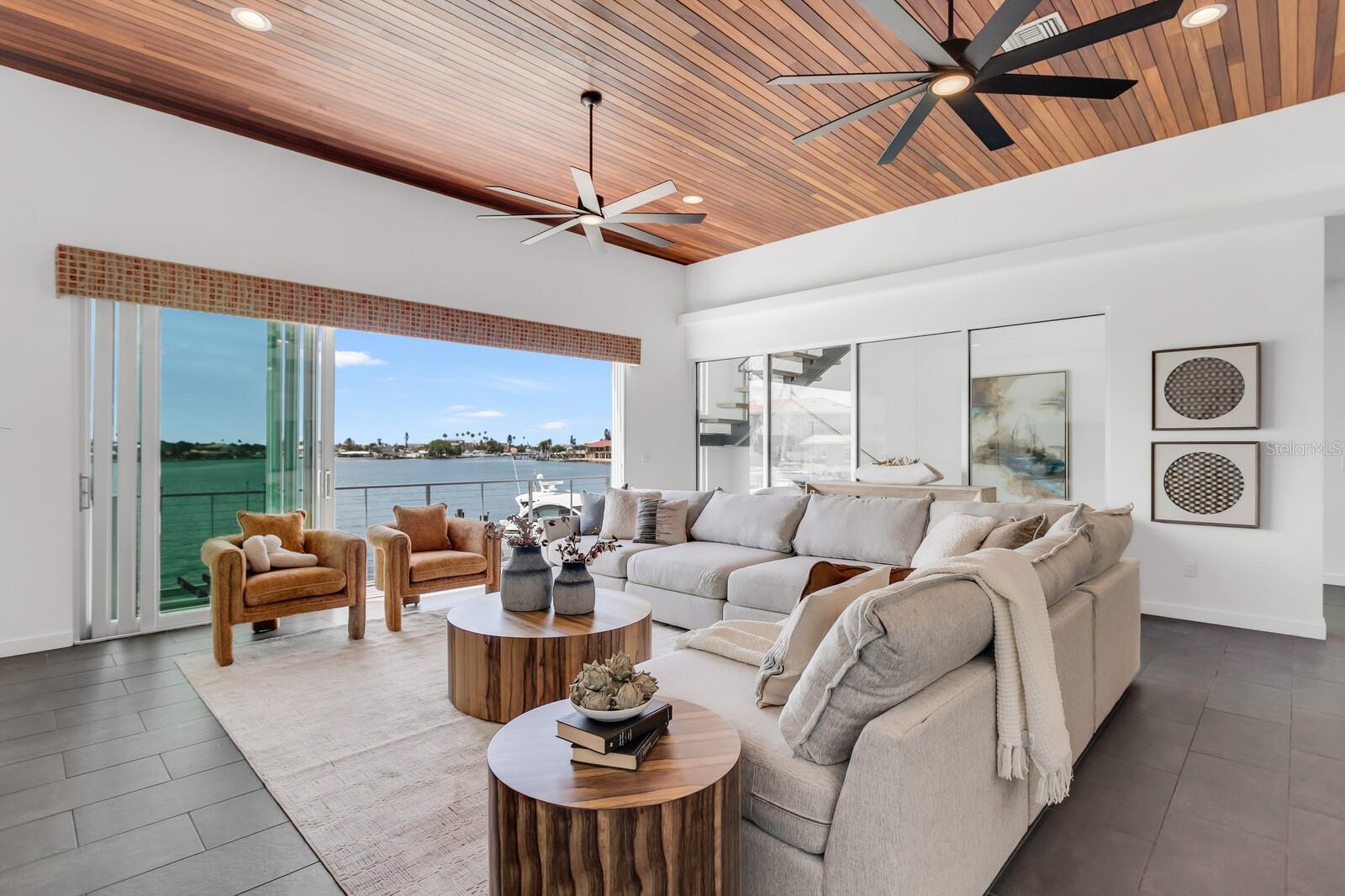 Image 26 of 80 For 905 Bay Point Drive