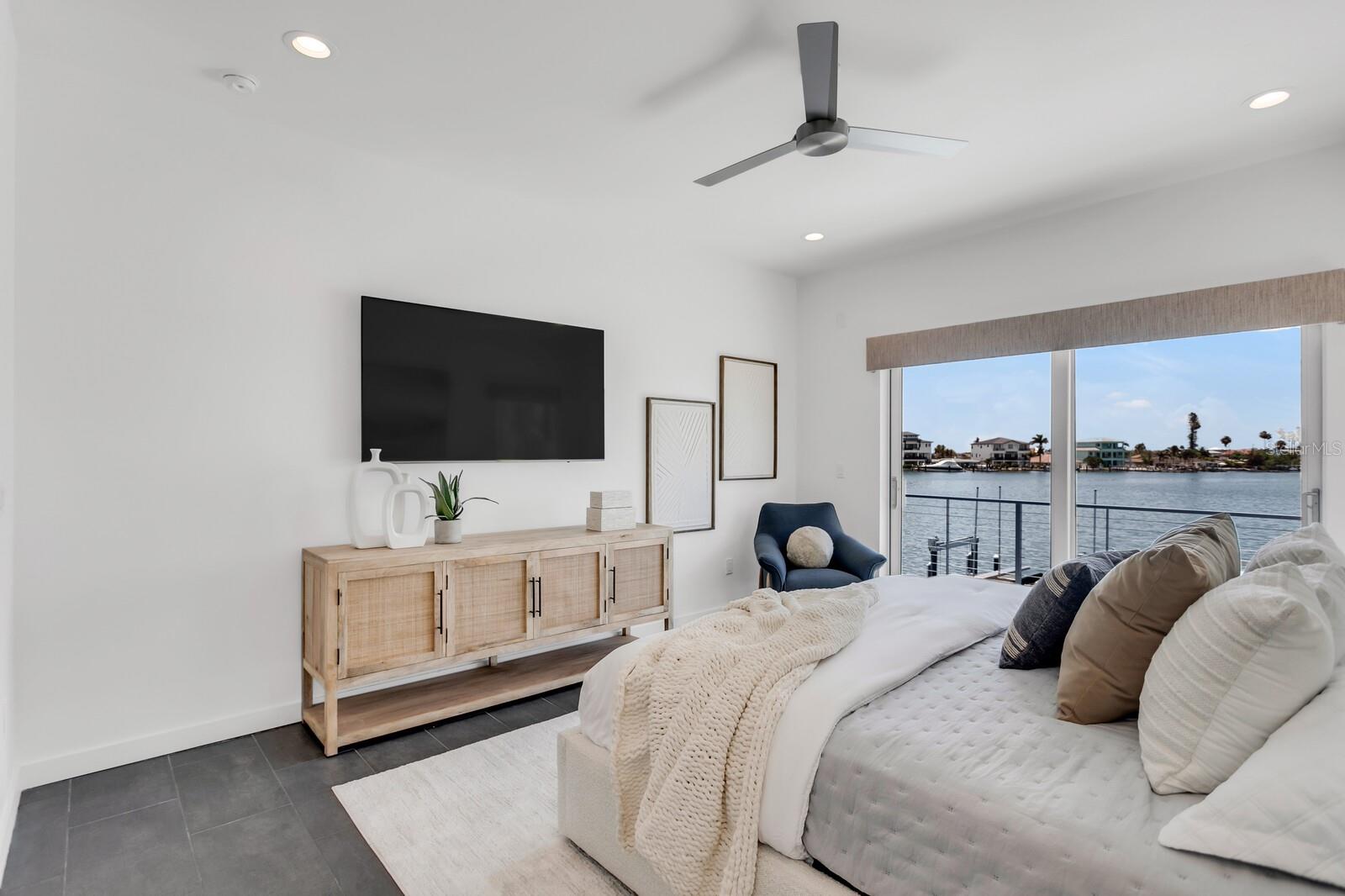 Image 33 of 80 For 905 Bay Point Drive