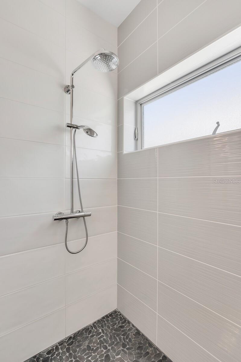 Image 43 of 80 For 905 Bay Point Drive