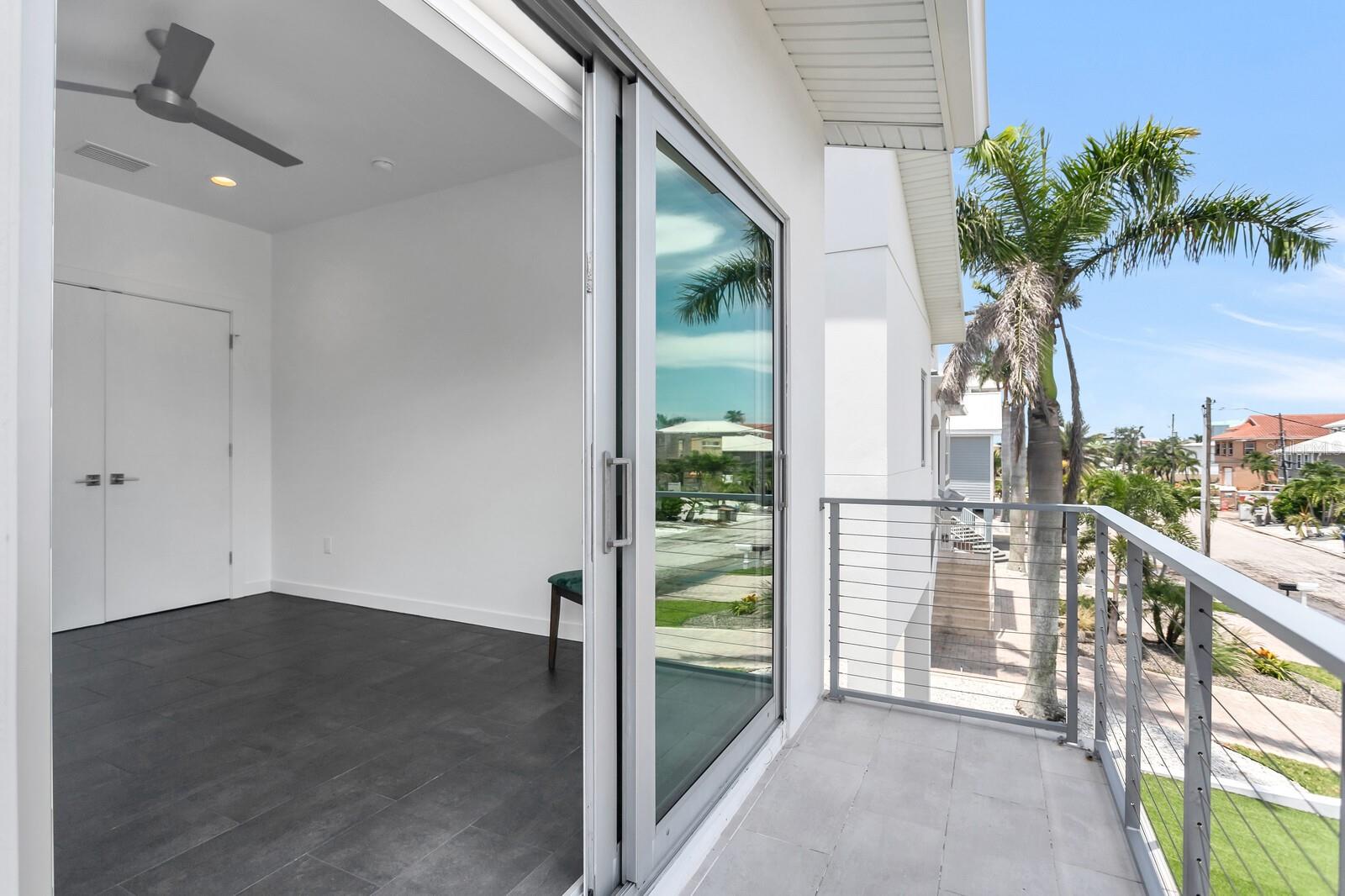 Image 48 of 80 For 905 Bay Point Drive