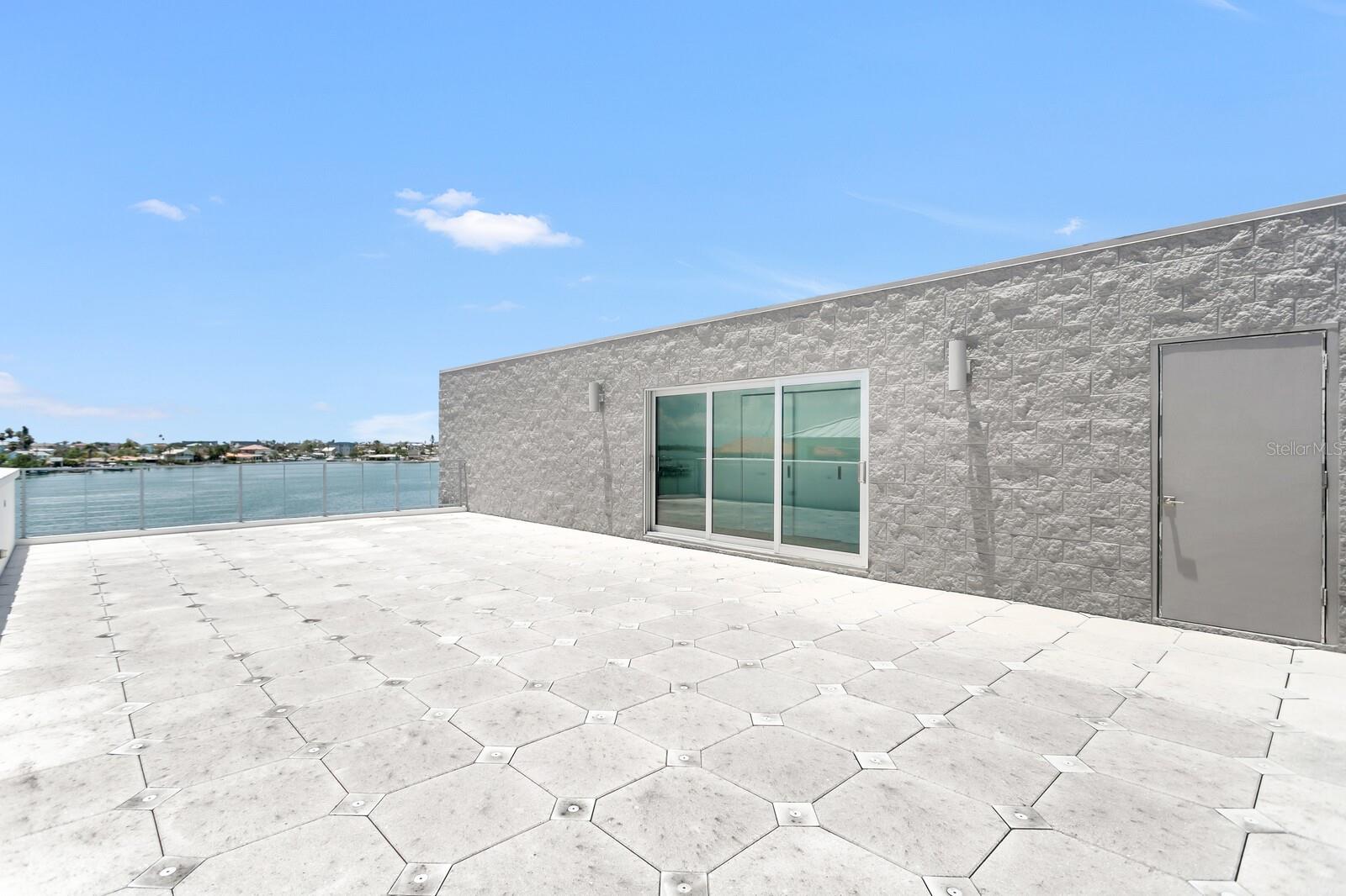 Image 5 of 80 For 905 Bay Point Drive