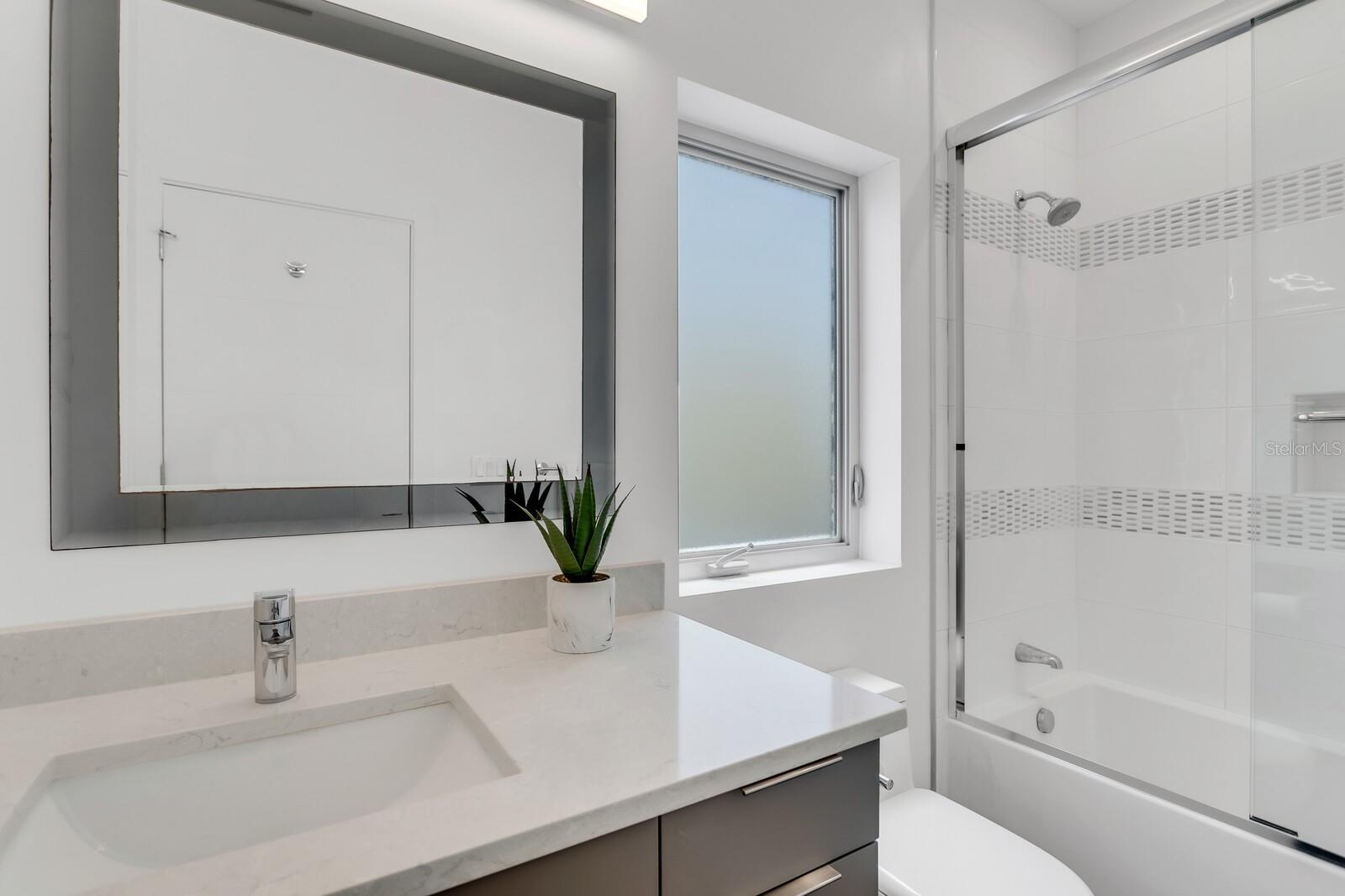 Image 50 of 80 For 905 Bay Point Drive