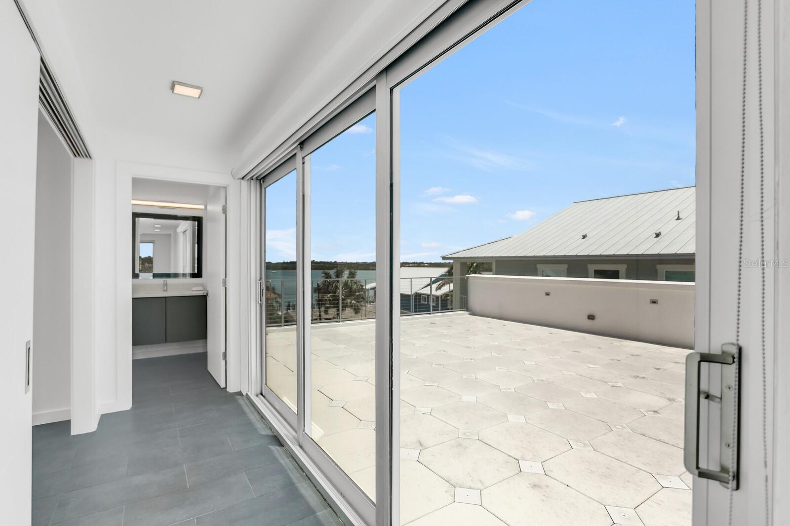 Image 52 of 80 For 905 Bay Point Drive