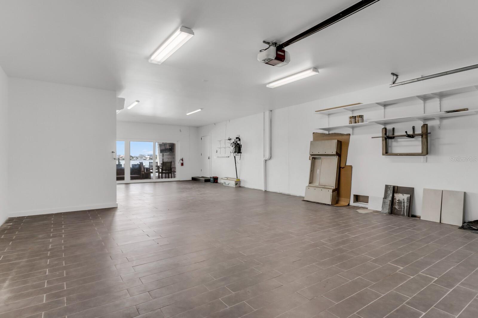 Image 61 of 80 For 905 Bay Point Drive