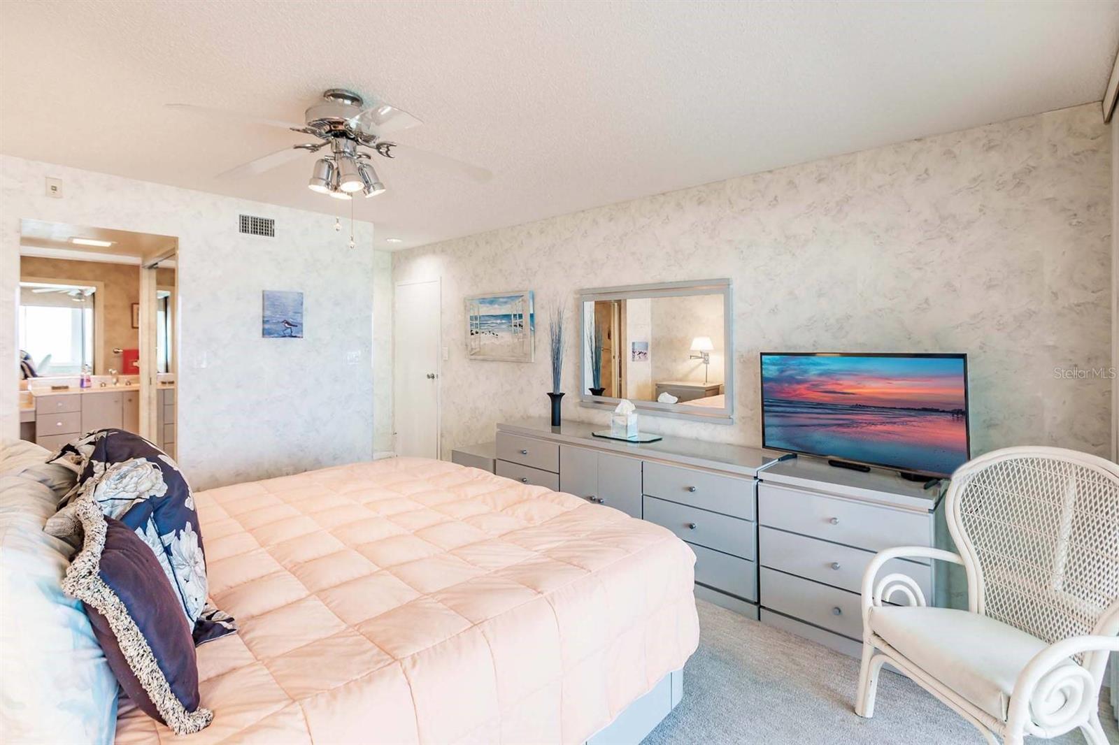 Image 13 of 27 For 1055 Peppertree Drive 802aa