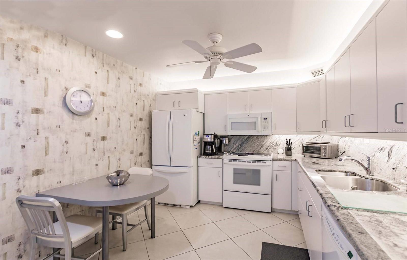 Image 7 of 27 For 1055 Peppertree Drive 802aa