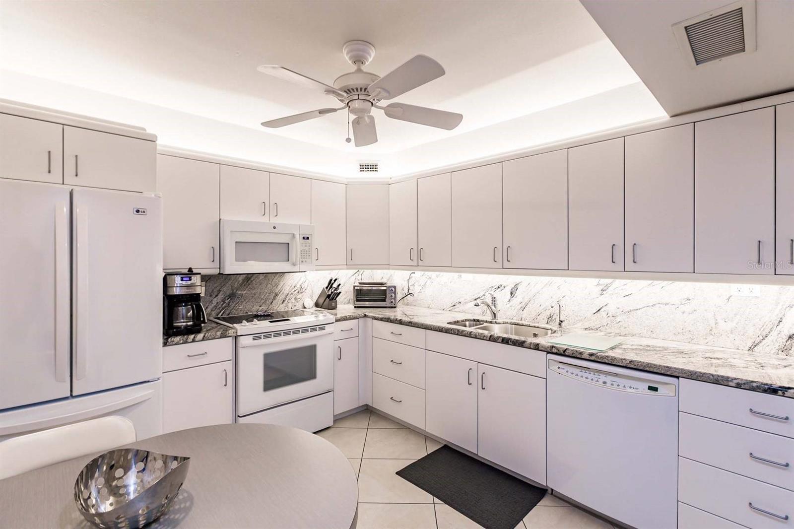 Image 8 of 27 For 1055 Peppertree Drive 802aa