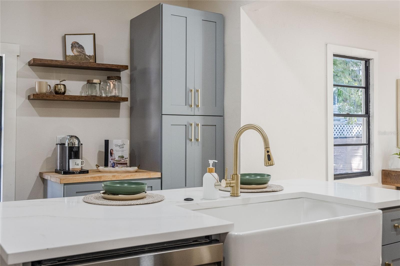 Image 16 of 40 For 805 Curtis Street